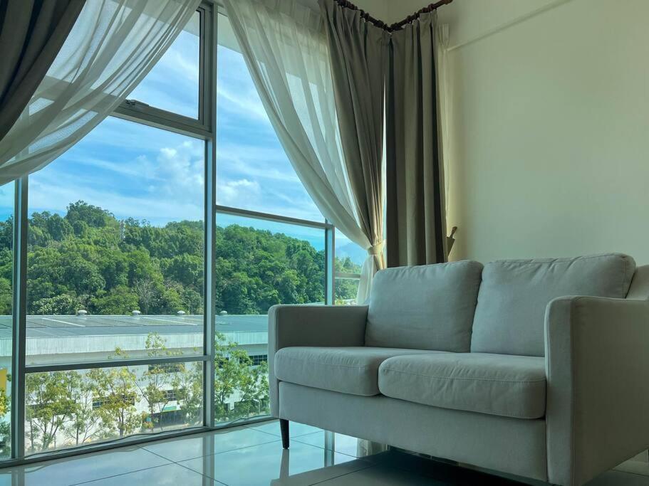 Comfy 2 Bedder Retreat Near Garden With Netflix Apartment